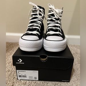 Chuck Taylor All Star Lift Platform (Never been worn)